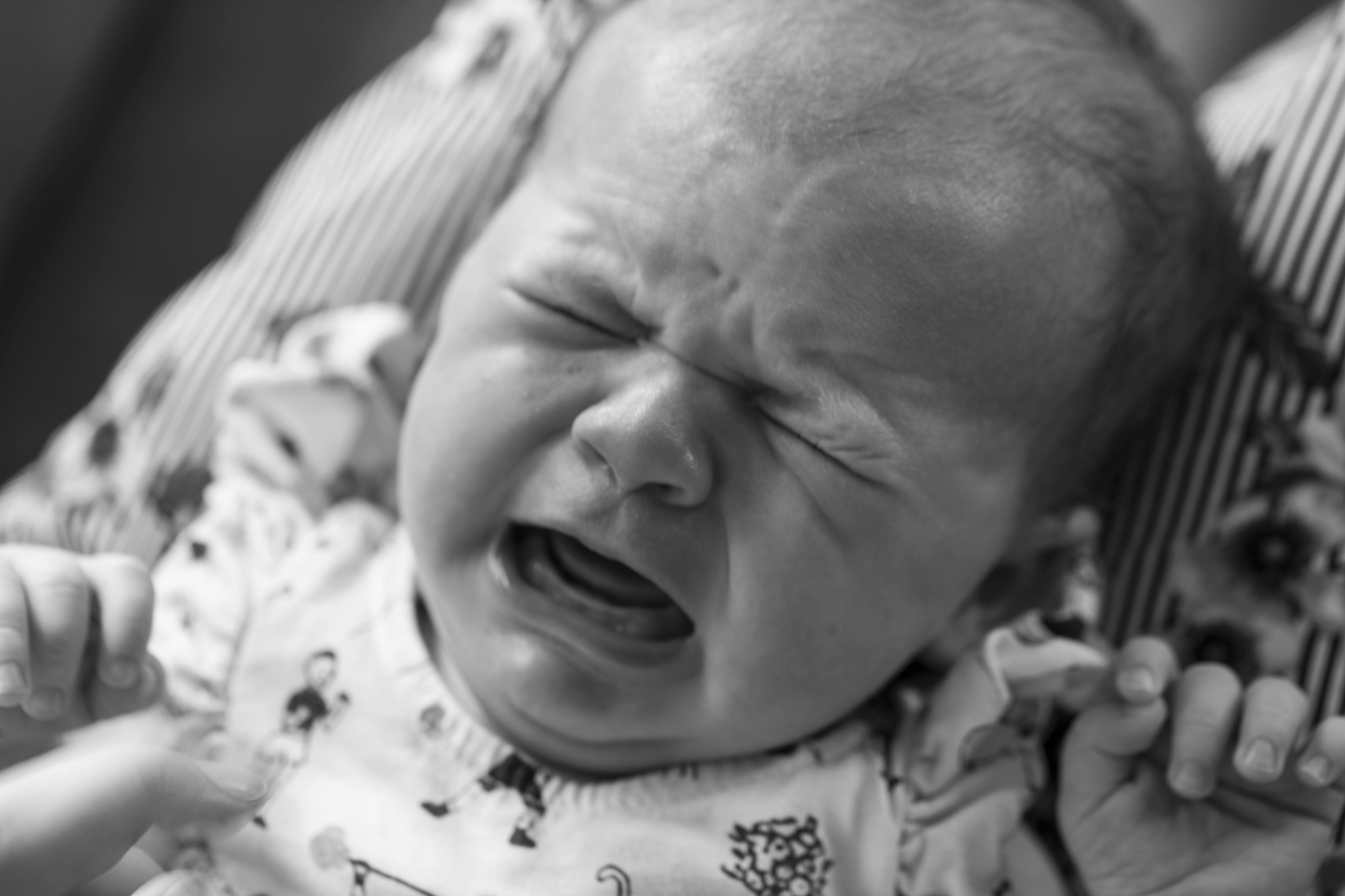 Pleurs de bébé : comment les accompagner ?